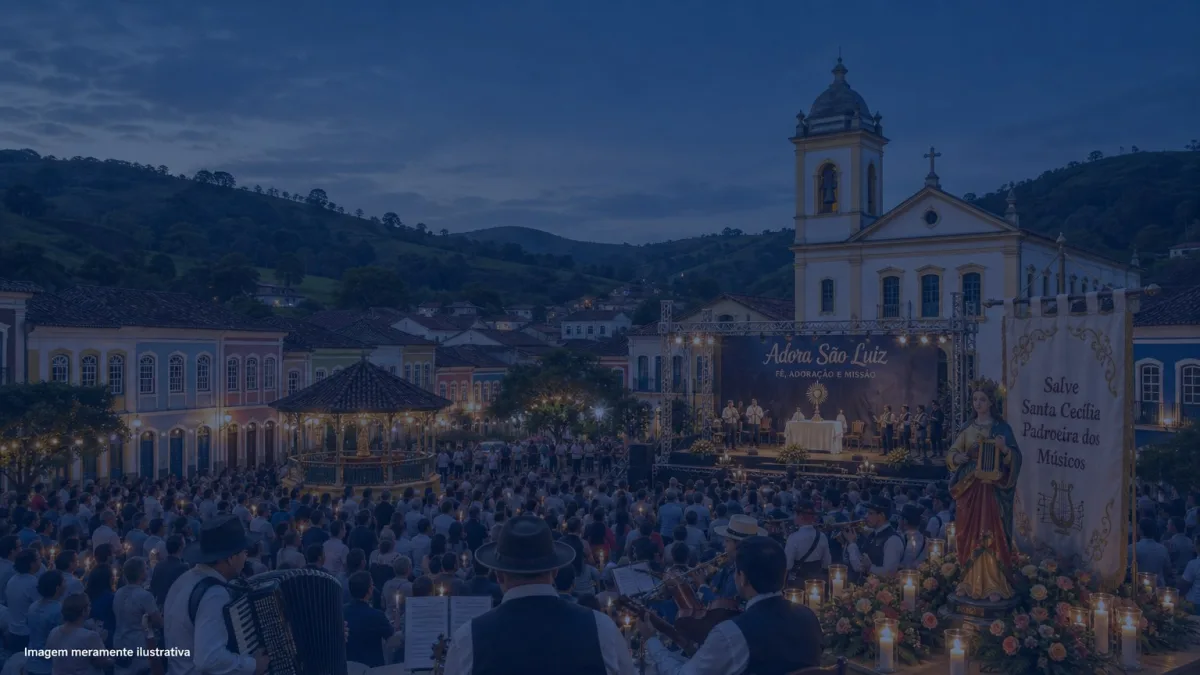Praça do centro histórico de São Luiz do Paraitinga durante celebração religiosa, imagem meramente ilustrativa