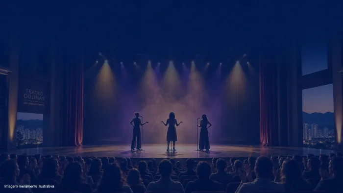 Três atrizes em silhueta no palco de teatro com iluminação cênica, imagem meramente ilustrativa