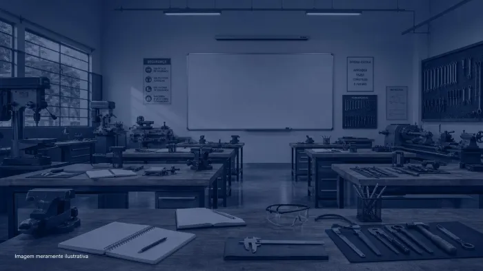 Oficina-escola com bancadas, ferramentas organizadas e equipamentos tecnicos, imagem meramente ilustrativa